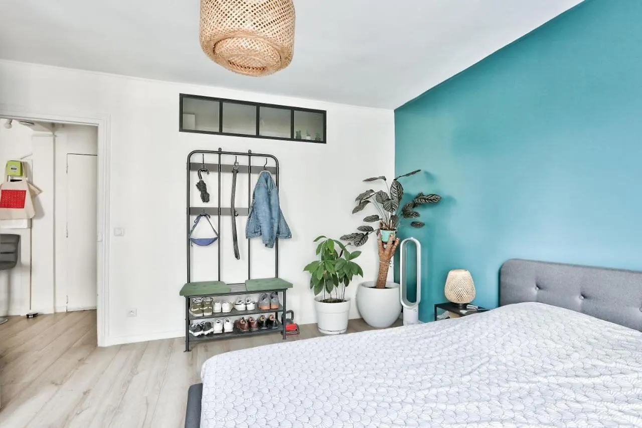 Bright Apartment For 4 People Paris 0*,  France